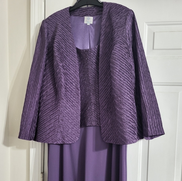 Patra formal dress with jacket - Picture 1 of 8